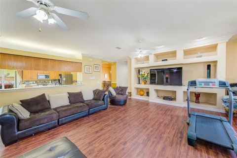 Villa ou maison à vendre à Valrico, Floride: 5 chambres, 378.76 m2 № 1907656 - photo 10