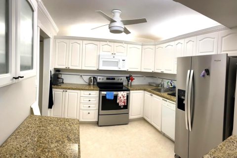 Condo in Hollywood, Florida, 2 bedrooms  № 1182240 - photo 1