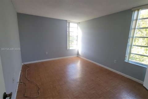 Снять в аренду кондоминиум в Майами, Флорида 1 спальня, 78.87м2, № 1991784 - фото 15