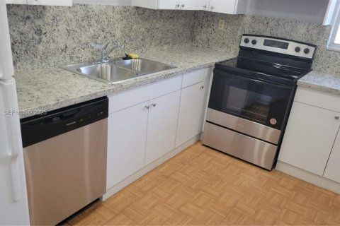 Снять в аренду кондоминиум в Майами, Флорида 1 спальня, 78.87м2, № 1991784 - фото 11