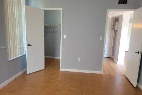 Снять в аренду кондоминиум в Майами, Флорида 1 спальня, 78.87м2, № 1991784 - фото 18