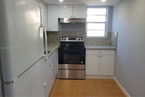 Снять в аренду кондоминиум в Майами, Флорида 1 спальня, 78.87м2, № 1991784 - фото 9