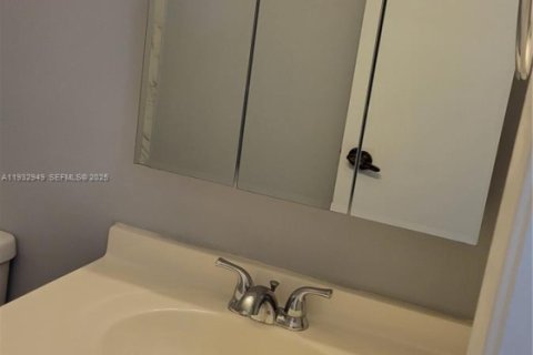 Снять в аренду кондоминиум в Майами, Флорида 1 спальня, 78.87м2, № 1991784 - фото 20