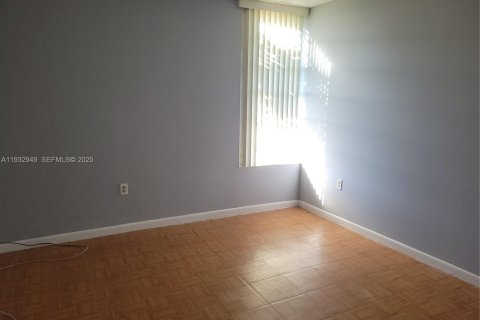 Снять в аренду кондоминиум в Майами, Флорида 1 спальня, 78.87м2, № 1991784 - фото 16