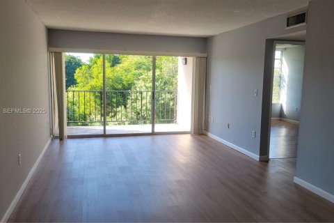 Снять в аренду кондоминиум в Майами, Флорида 1 спальня, 78.87м2, № 1991784 - фото 5