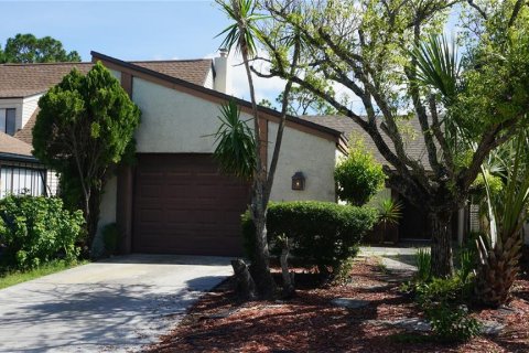 House in Hudson, Florida 2 bedrooms, 89.46 sq.m. № 2094761