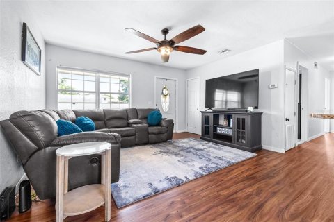 House in Lake Alfred, Florida 3 bedrooms, 84.73 sq.m. № 1736436 - photo 7