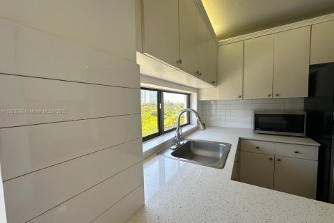 Condominio en venta en Sunny Isles Beach, Florida, 1 dormitorio, 59.46 m2 № 1977517 - foto 5