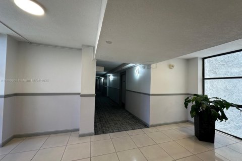 Condominio en venta en Sunny Isles Beach, Florida, 1 dormitorio, 59.46 m2 № 1977517 - foto 26