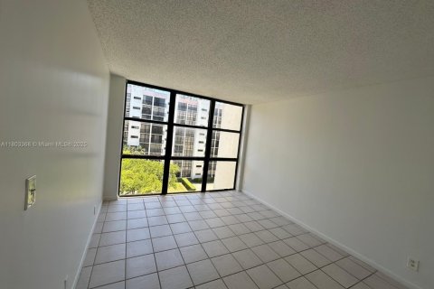 Condominio en venta en Sunny Isles Beach, Florida, 1 dormitorio, 59.46 m2 № 1977517 - foto 14