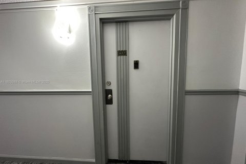 Condominio en venta en Sunny Isles Beach, Florida, 1 dormitorio, 59.46 m2 № 1977517 - foto 24