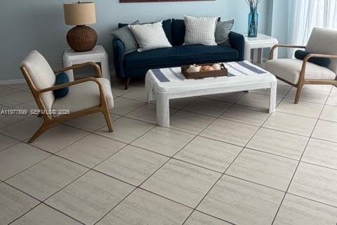 Condo in Miami Beach, Florida, 2 bedrooms  № 2048461 - photo 6