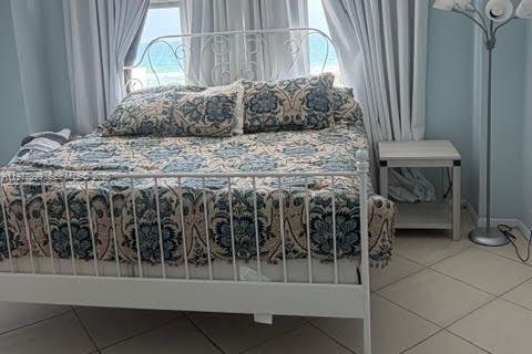 Condo in Miami Beach, Florida, 2 bedrooms  № 2048461 - photo 15