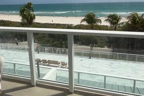 Condo in Miami Beach, Florida, 2 bedrooms  № 2048461 - photo 3