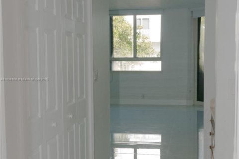 Copropriété à louer à Key Biscayne, Floride: 3 chambres, 159.79 m2 № 1935543 - photo 13