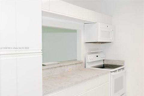 Copropriété à louer à Key Biscayne, Floride: 3 chambres, 159.79 m2 № 1935543 - photo 9