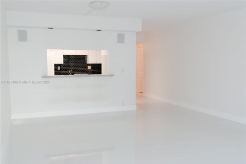 Copropriété à louer à Key Biscayne, Floride: 3 chambres, 159.79 m2 № 1935543 - photo 5