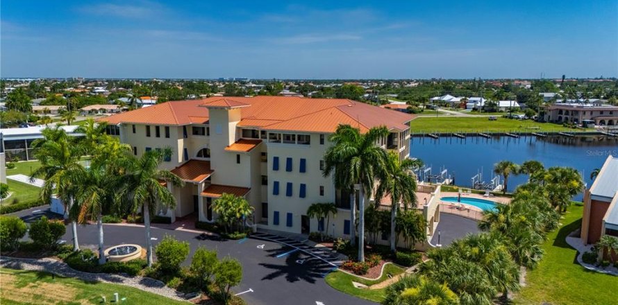 Condo à Punta Gorda, Floride, 3 chambres № 2196621
