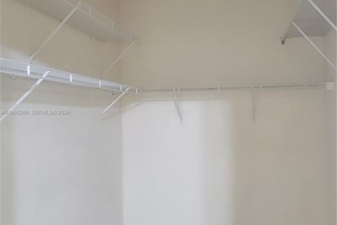 Copropriété à louer à Homestead, Floride: 2 chambres, 86.4 m2 № 2025769 - photo 10