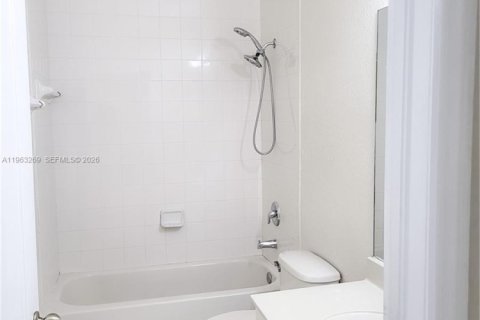 Copropriété à louer à Homestead, Floride: 2 chambres, 86.4 m2 № 2025769 - photo 12