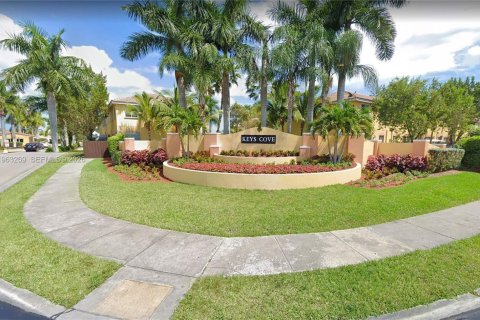 Copropriété à louer à Homestead, Floride: 2 chambres, 86.4 m2 № 2025769 - photo 5