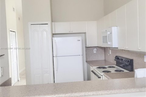 Copropriété à louer à Homestead, Floride: 2 chambres, 86.4 m2 № 2025769 - photo 3