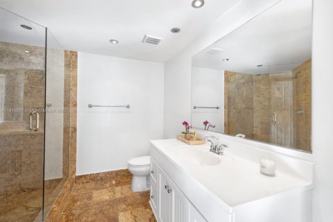 Снять в аренду кондоминиум в Майами-Бич, Флорида 2 спальни, 104.98м2, № 1970747 - фото 24