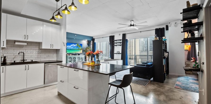 Condominio en Miami, Florida, 2 dormitorios № 2029821