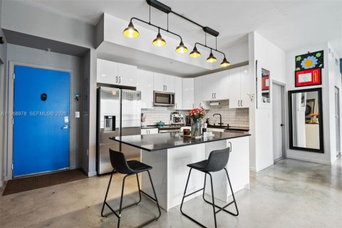 Condominio en venta en Miami, Florida, 2 dormitorios, 93.83 m2 № 2029821 - foto 2