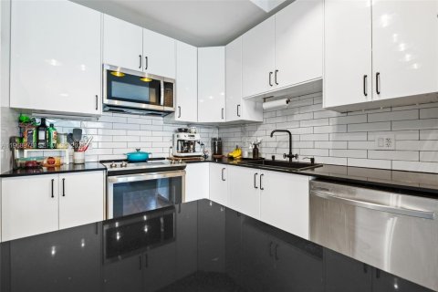 Condominio en venta en Miami, Florida, 2 dormitorios, 93.83 m2 № 2029821 - foto 5