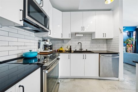 Condominio en venta en Miami, Florida, 2 dormitorios, 93.83 m2 № 2029821 - foto 6