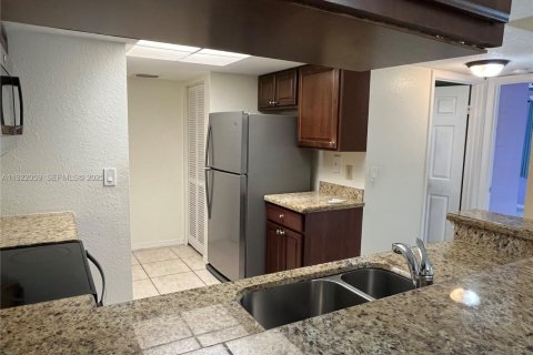 Copropriété à vendre à Coral Springs, Floride: 2 chambres, 91.6 m2 № 1976676 - photo 4