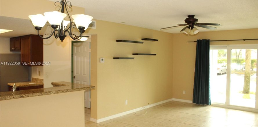 Condo à Coral Springs, Floride, 2 chambres  № 1976676