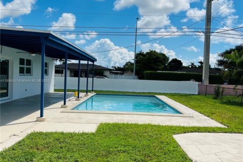 Villa ou maison à vendre à Miami, Floride: 4 chambres, 115.94 m2 № 1949974 - photo 9