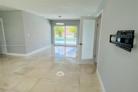 Villa ou maison à vendre à Miami, Floride: 4 chambres, 115.94 m2 № 1949974 - photo 26