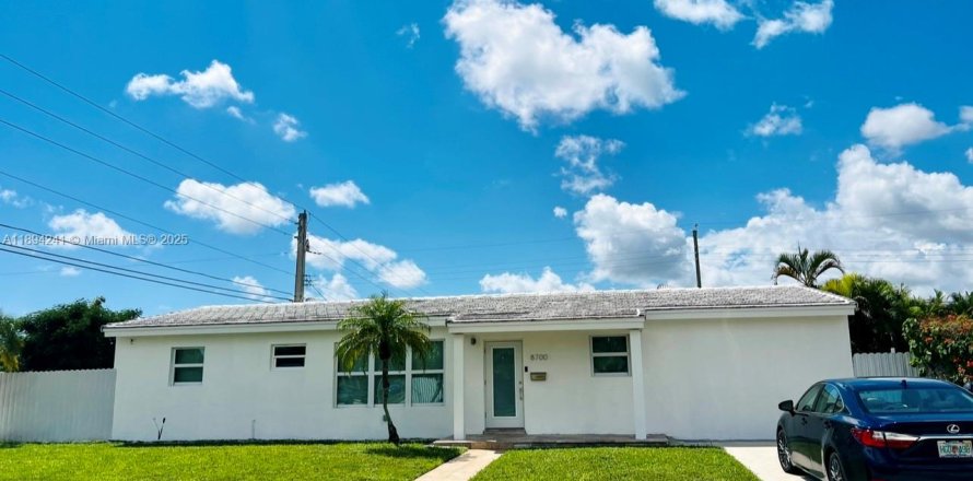 Villa ou maison à Miami, Floride 4 chambres, 115.94 m2 № 1949974