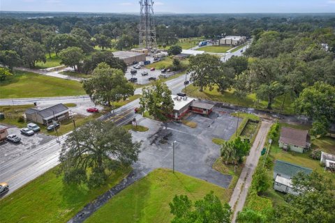 Propiedad comercial en venta en Zephyrhills, Florida, 169.45 m2 № 2310529 - foto 5