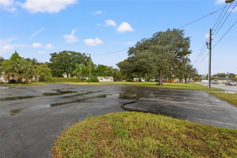 Propiedad comercial en venta en Zephyrhills, Florida, 169.45 m2 № 2310529 - foto 11