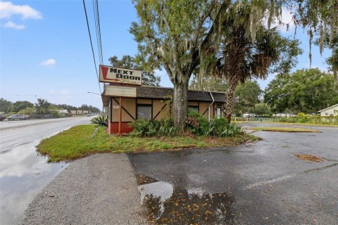 Propiedad comercial en venta en Zephyrhills, Florida, 169.45 m2 № 2310529 - foto 9