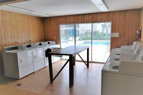 Condo in Bradenton, Florida, 1 bedroom  № 1810777 - photo 14