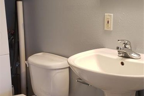 Condo in Bradenton, Florida, 1 bedroom  № 1810777 - photo 9
