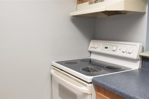 Condo in Bradenton, Florida, 1 bedroom  № 1810777 - photo 5