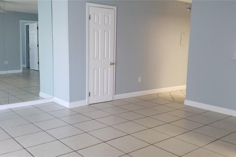 Condo in Bradenton, Florida, 1 bedroom  № 1810777 - photo 8