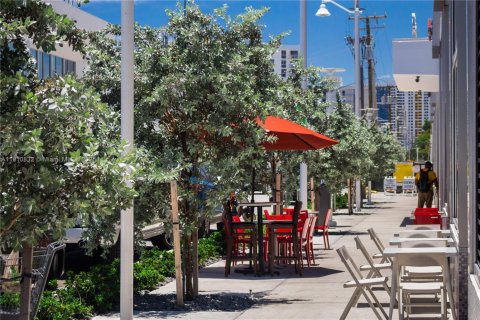 Condo in Miami Beach, Florida, 2 bedrooms  № 1971154 - photo 30