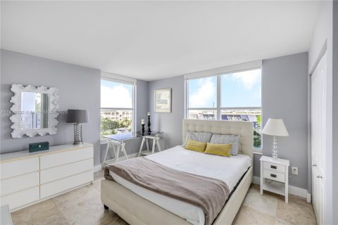 Condo in Miami Beach, Florida, 2 bedrooms  № 1971154 - photo 17