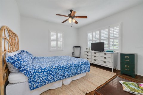 Casa en venta en Saint Petersburg, Florida, 4 dormitorios, 185.43 m2 № 1886309 - foto 24