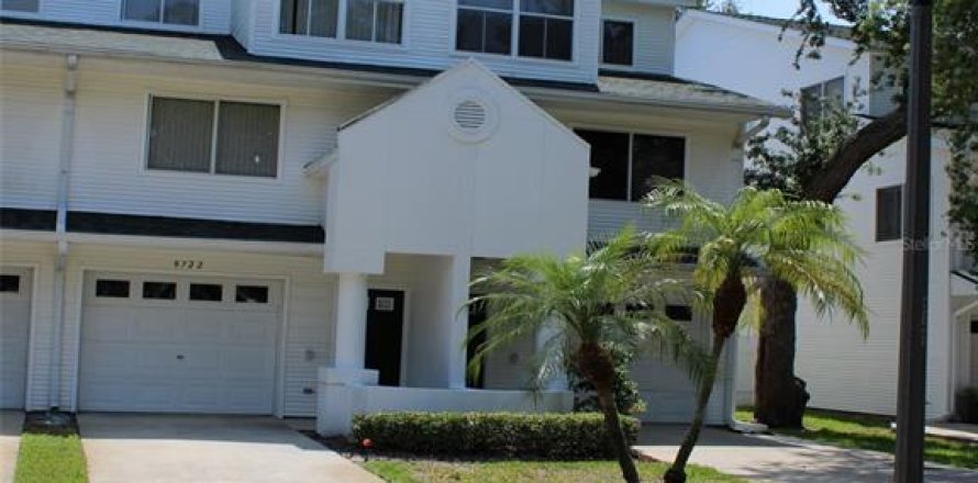 Adosado en Seminole, Florida 3 dormitorios, 162.49 m2 № 2092273