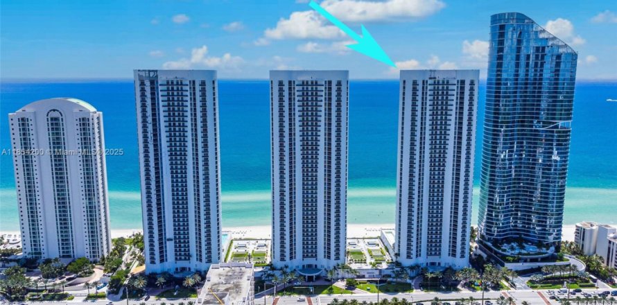 Condo à Sunny Isles Beach, Floride, 3 chambres № 1887289