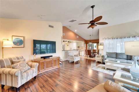 Casa en venta en Plant City, Florida, 4 dormitorios, 246.47 m2 № 2092539 - foto 9