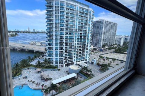 Appartement à louer à North Bay Village, Floride: 1 chambre, 87.33 m2 № 2078960 - photo 12